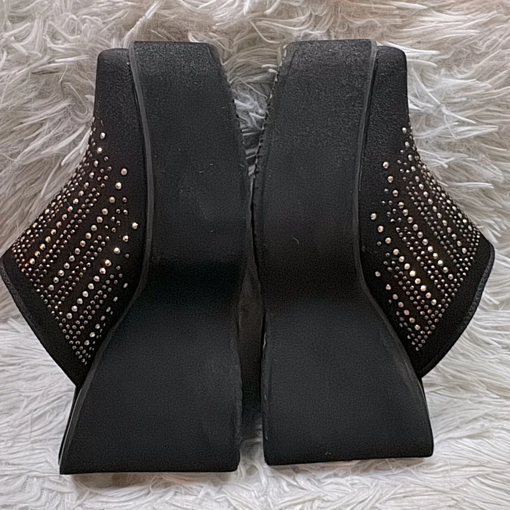 New RARE (Made in Korea) Black platform mules size 6-7 w/rose gold rhinestone.